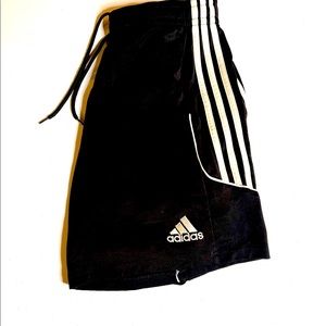 Adidas Mens training shorts Size: Medium